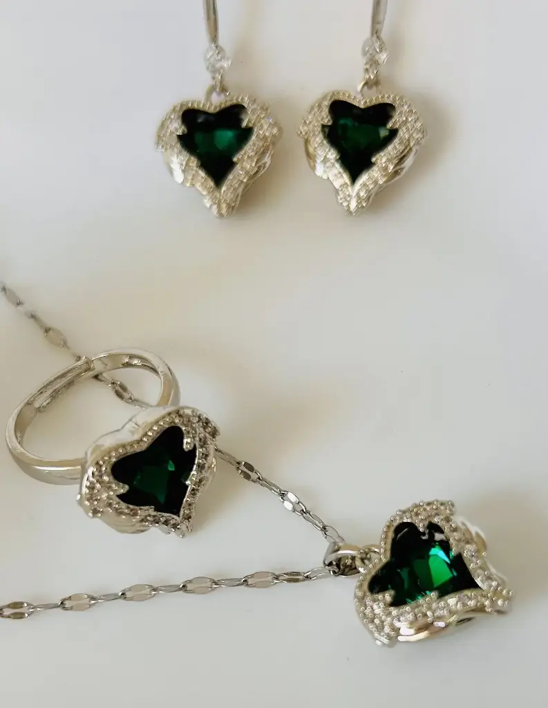 Silver Green Heart Pendent Se