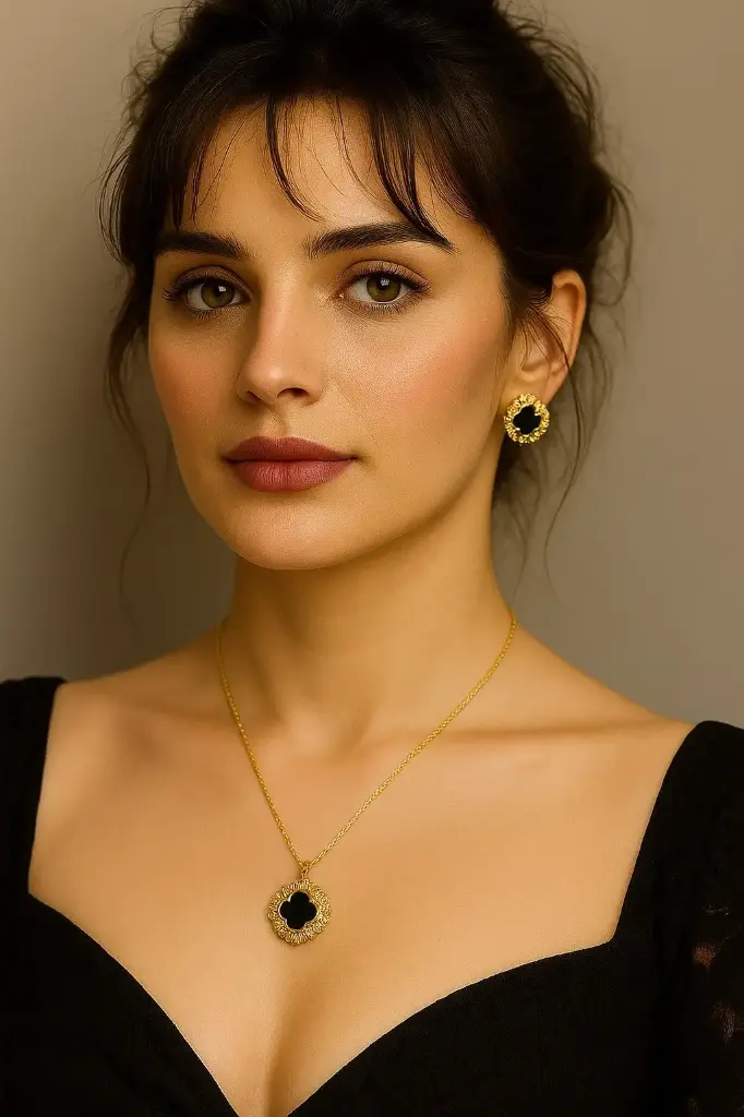 Black Grace Bloom Pendant & Stud Se