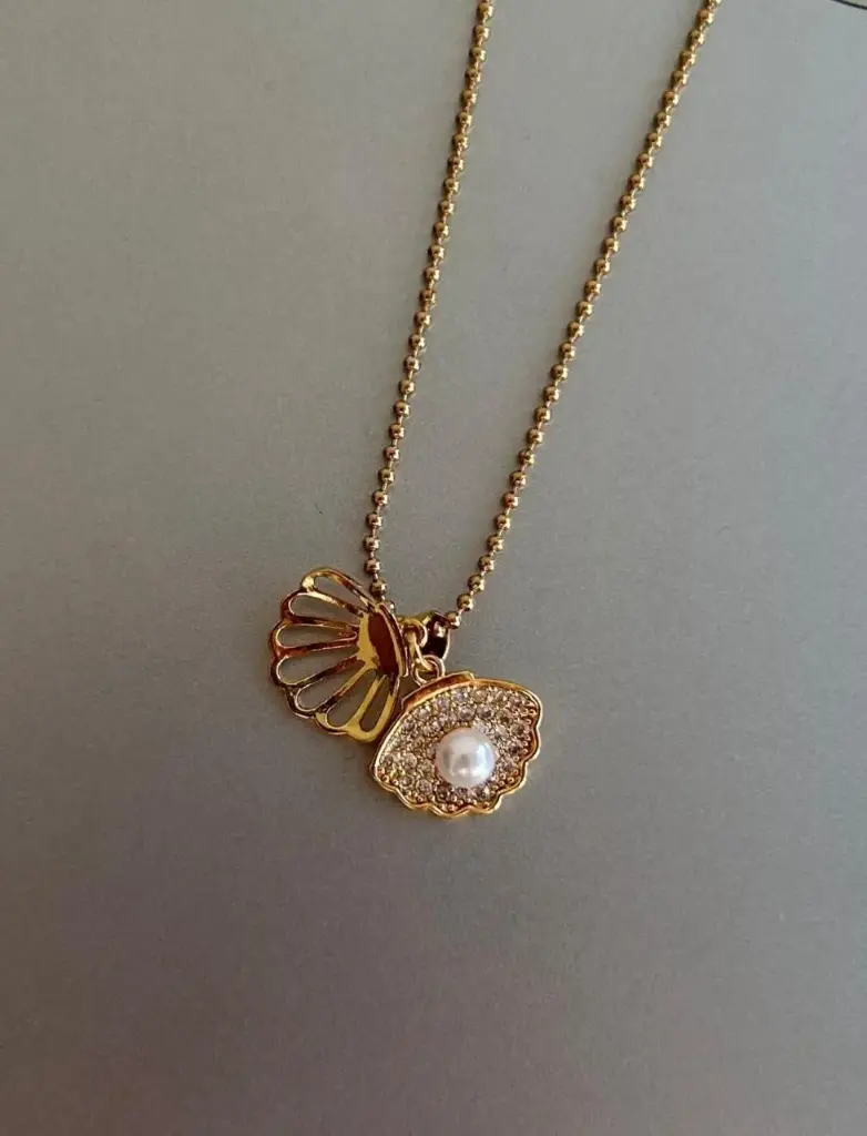 Royal Radiance Pendant Necklace