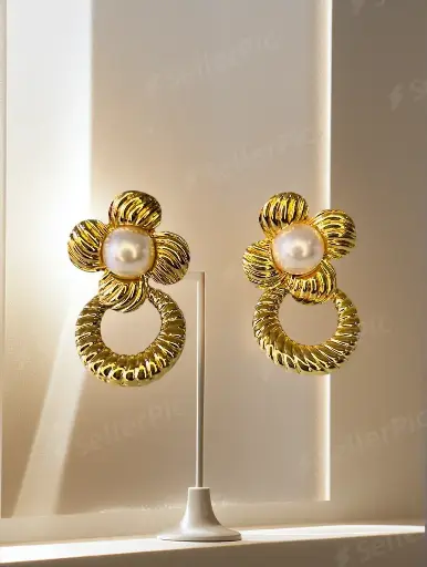 [SM-31] Floral Charm Moon Earrings